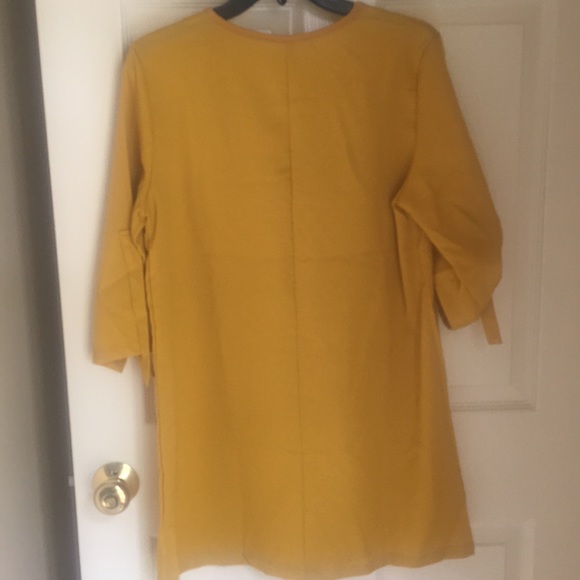 Dress - Picture 9 of 9